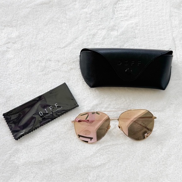 DIFF Eyewear Pink Mirrored Aviator Sunglasses Gold Frame